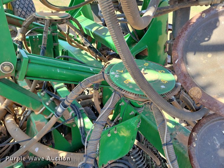 image for item KD9264 John Deere 1890  air seeder