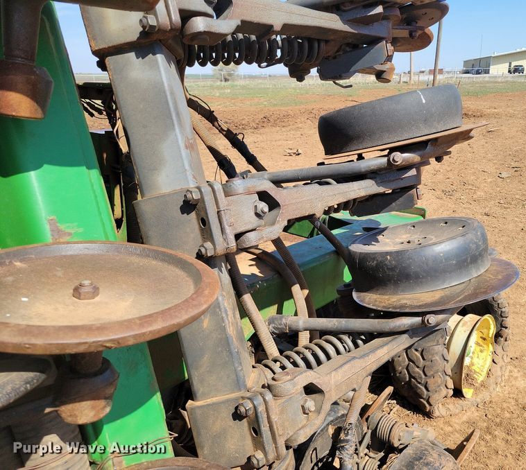 image for item KD9264 John Deere 1890  air seeder