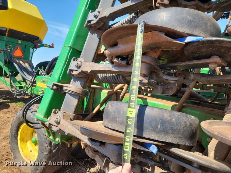 image for item KD9264 John Deere 1890  air seeder