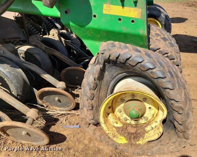 image for item KD9264 John Deere 1890  air seeder