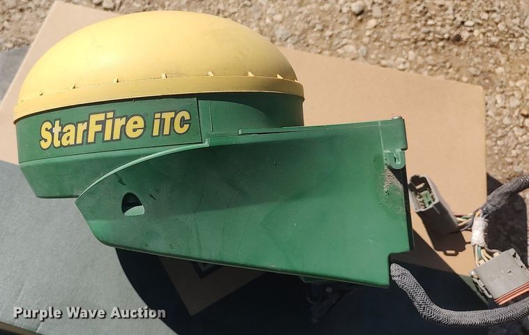 image for item LG9680 John Deere StarFire iTC  GPS