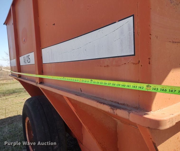 image for item LG9681 A-L 425  grain cart