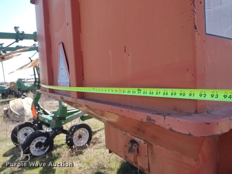 image for item LG9681 A-L 425  grain cart