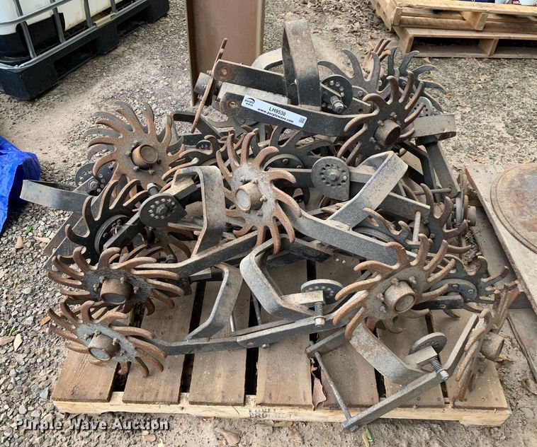 image for item LH9538 Approx. 14 row cleaners