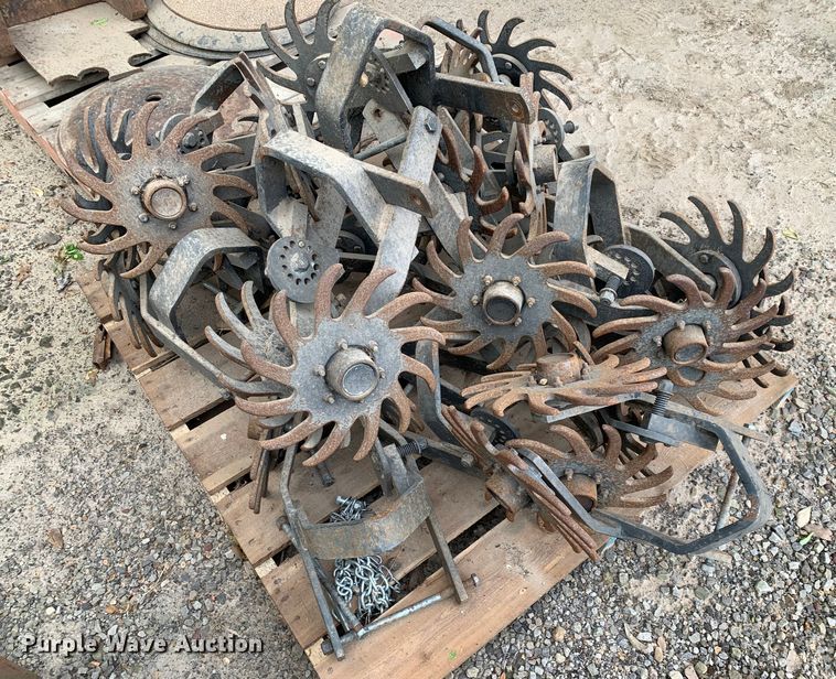 image for item LH9538 Approx. 14 row cleaners