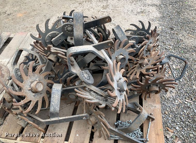 image for item LH9538 Approx. 14 row cleaners