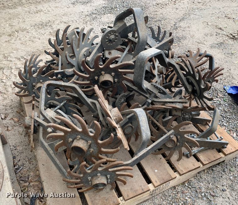 image for item LH9538 Approx. 14 row cleaners