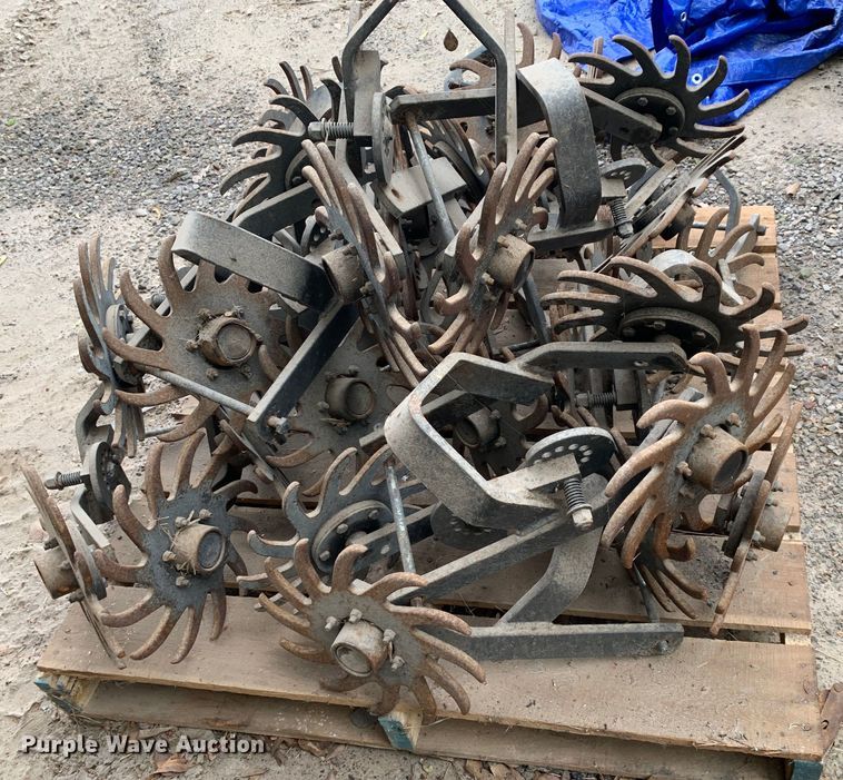 image for item LH9538 Approx. 14 row cleaners