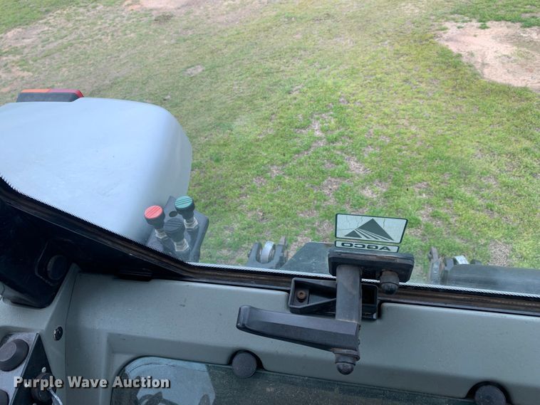 image for item LI9168 White 8410  MFWD tractor