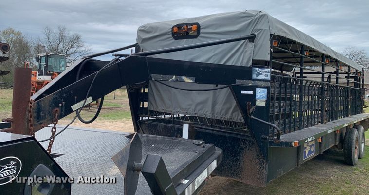 image for item LI9170 1995 Gooseneck Trailers B8B2  livestock trailer