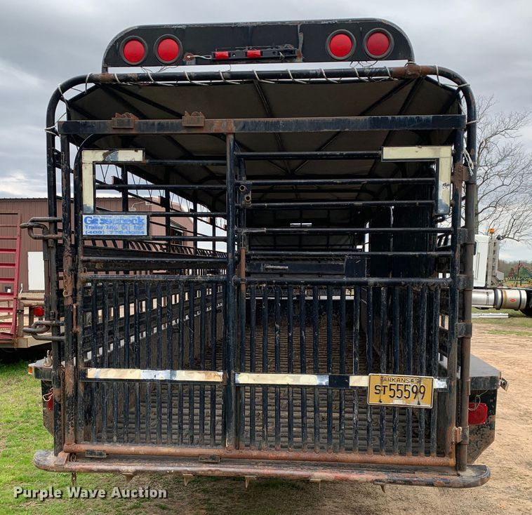 image for item LI9170 1995 Gooseneck Trailers B8B2  livestock trailer