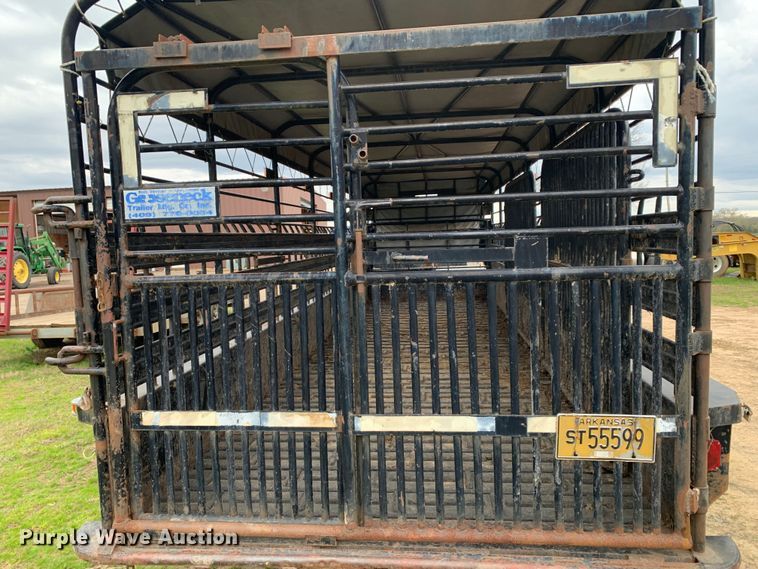 image for item LI9170 1995 Gooseneck Trailers B8B2  livestock trailer