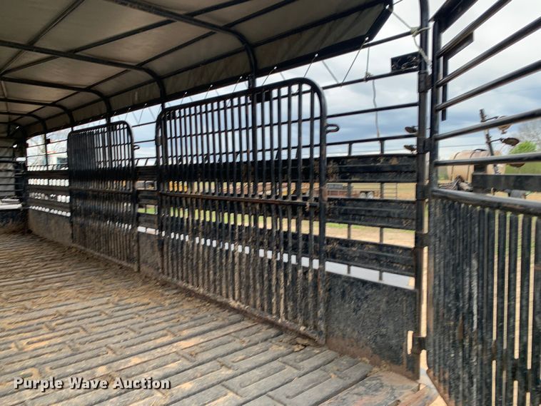 image for item LI9170 1995 Gooseneck Trailers B8B2  livestock trailer