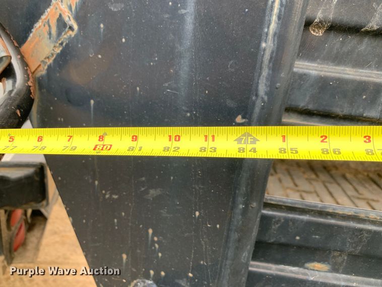 image for item LI9170 1995 Gooseneck Trailers B8B2  livestock trailer