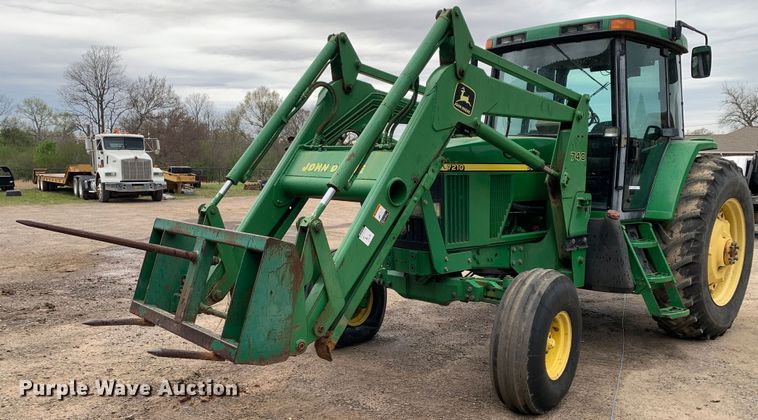 image for item LI9174 1999 John Deere 7210  tractor