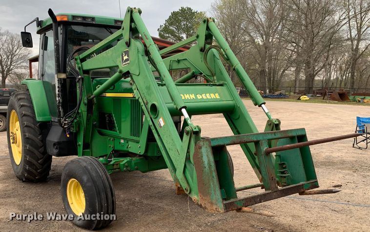 image for item LI9174 1999 John Deere 7210  tractor