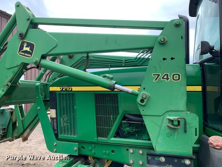 image for item LI9174 1999 John Deere 7210  tractor