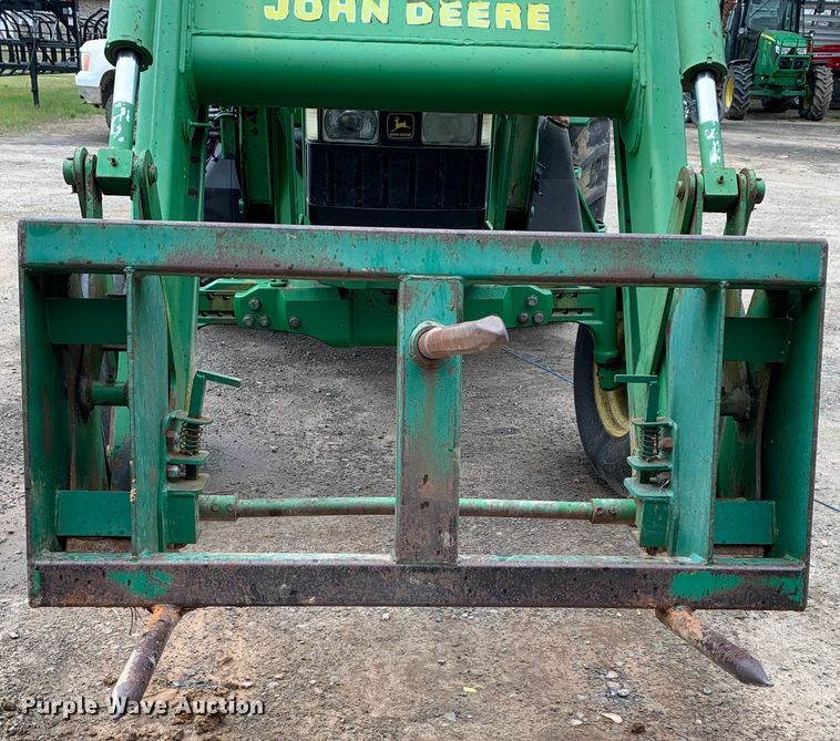 image for item LI9174 1999 John Deere 7210  tractor