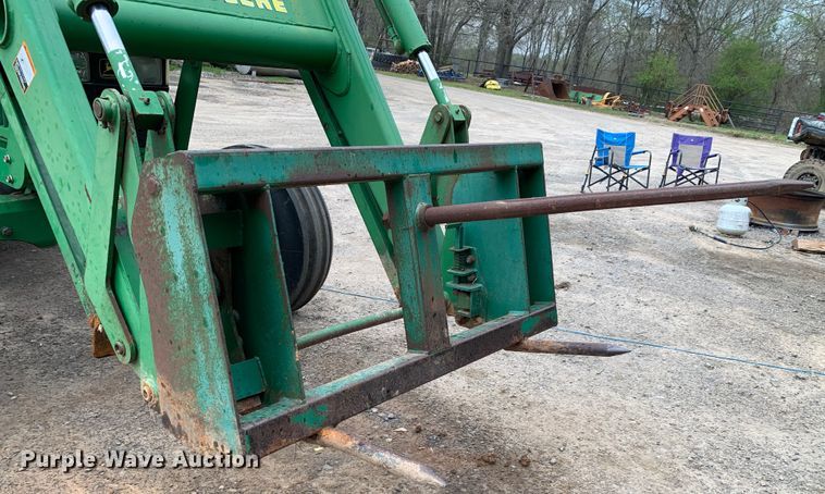 image for item LI9174 1999 John Deere 7210  tractor