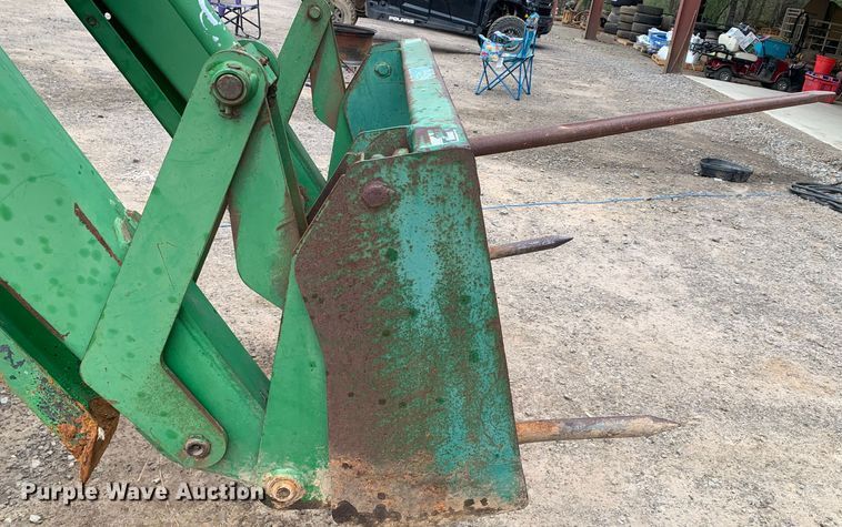 image for item LI9174 1999 John Deere 7210  tractor