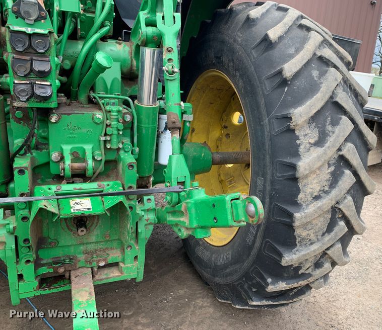 image for item LI9174 1999 John Deere 7210  tractor