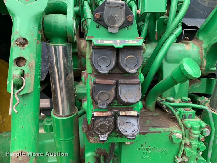 image for item LI9174 1999 John Deere 7210  tractor