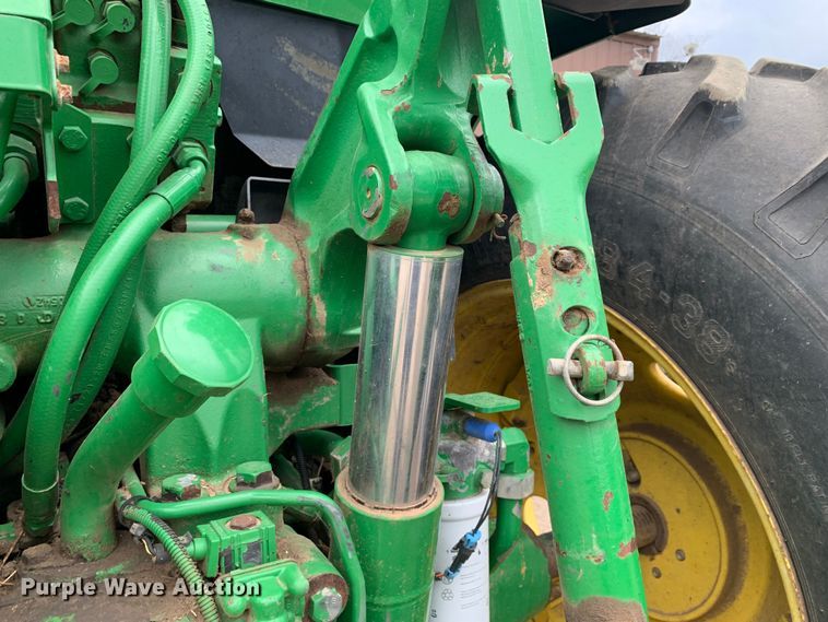 image for item LI9174 1999 John Deere 7210  tractor