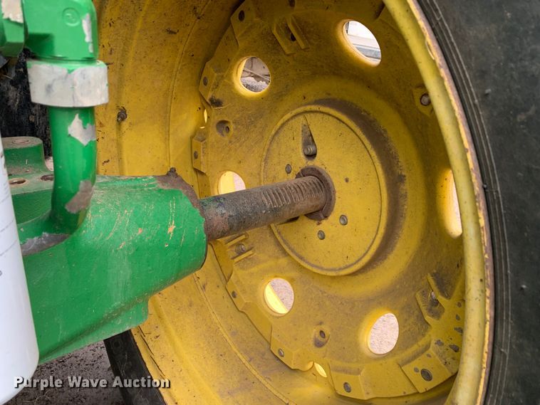 image for item LI9174 1999 John Deere 7210  tractor