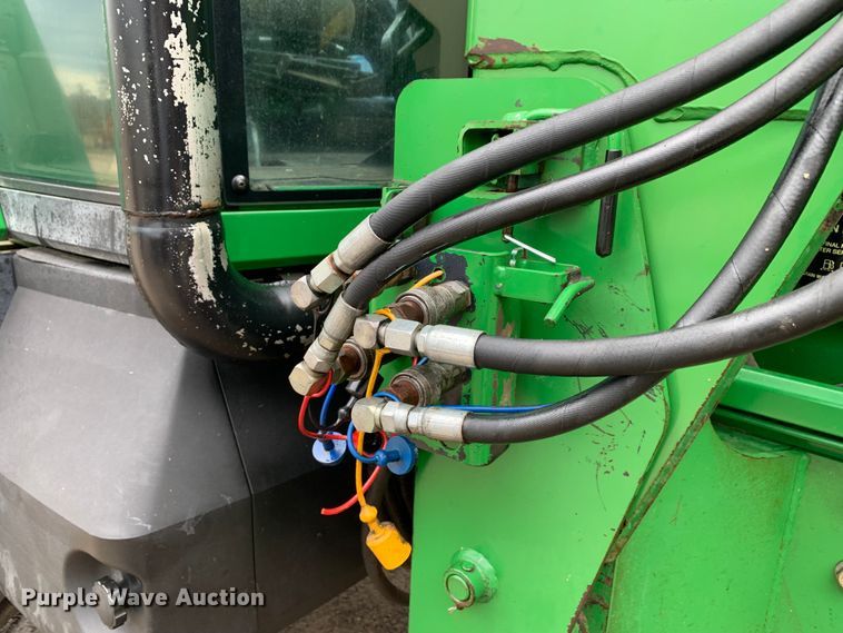 image for item LI9174 1999 John Deere 7210  tractor