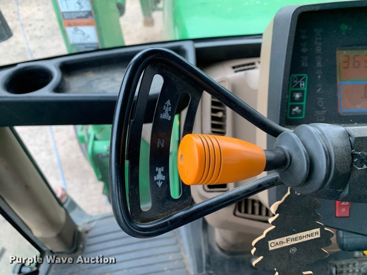 image for item LI9174 1999 John Deere 7210  tractor