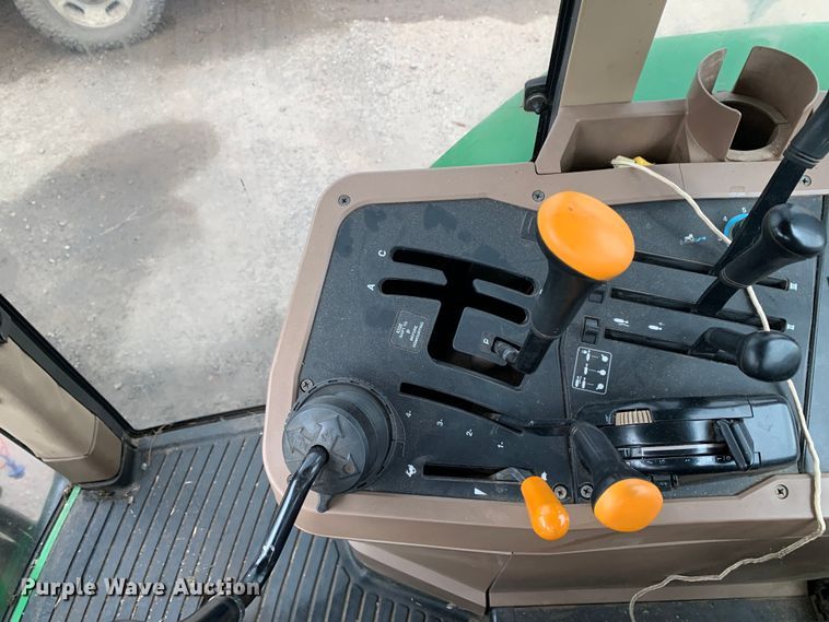 image for item LI9174 1999 John Deere 7210  tractor