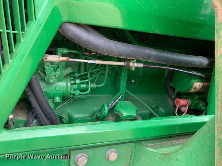 image for item LI9174 1999 John Deere 7210  tractor