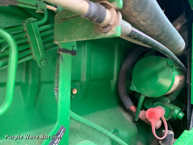 image for item LI9174 1999 John Deere 7210  tractor