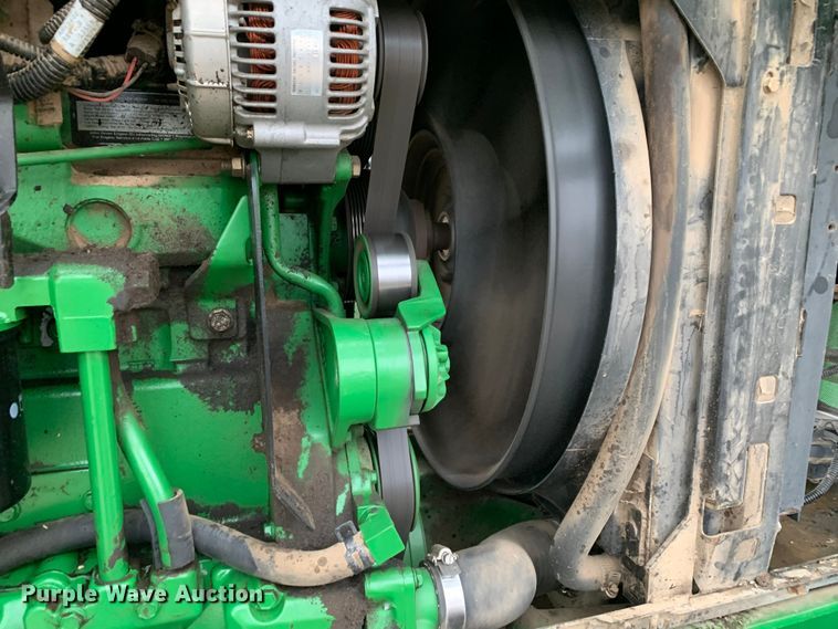 image for item LI9174 1999 John Deere 7210  tractor