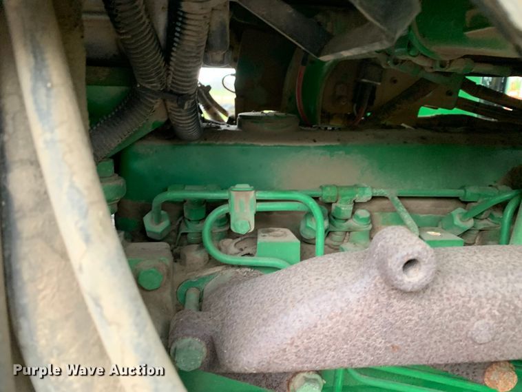 image for item LI9174 1999 John Deere 7210  tractor