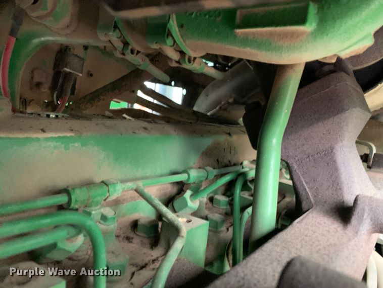 image for item LI9174 1999 John Deere 7210  tractor