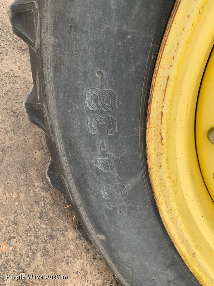 image for item LI9174 1999 John Deere 7210  tractor