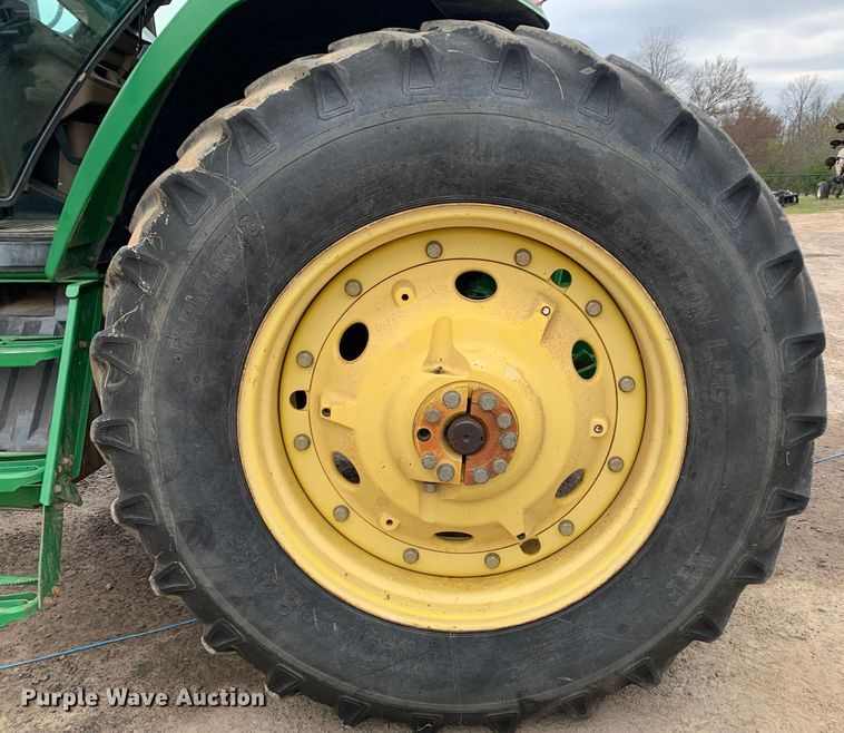 image for item LI9174 1999 John Deere 7210  tractor