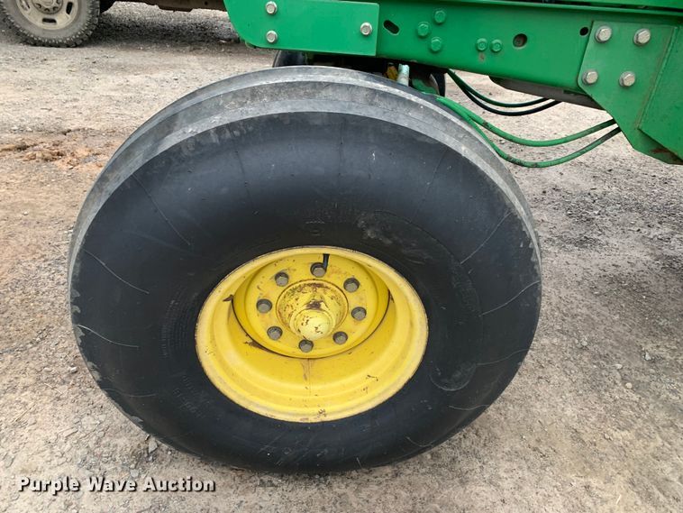 image for item LI9174 1999 John Deere 7210  tractor