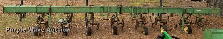 image for item LI9177 John Deere  row crop cultivator