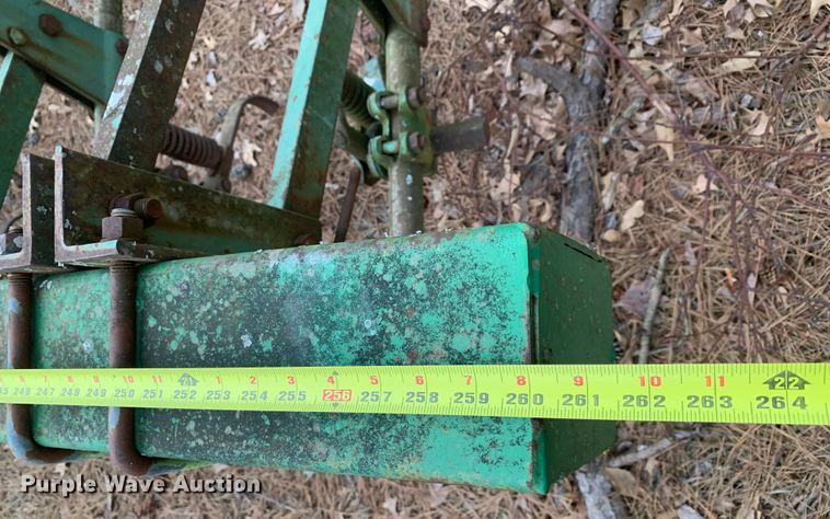 image for item LI9177 John Deere  row crop cultivator
