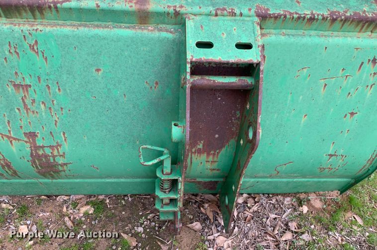 image for item LI9185 John Deere  7'2"W bucket