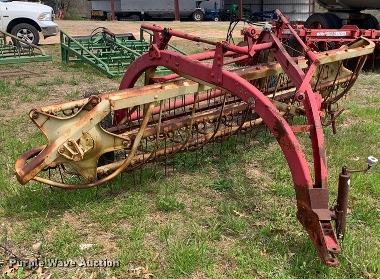 image for item LI9196 Hay rake