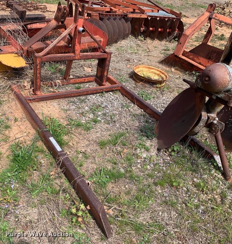 image for item LI9199 Southeast  4'9"L bale forks