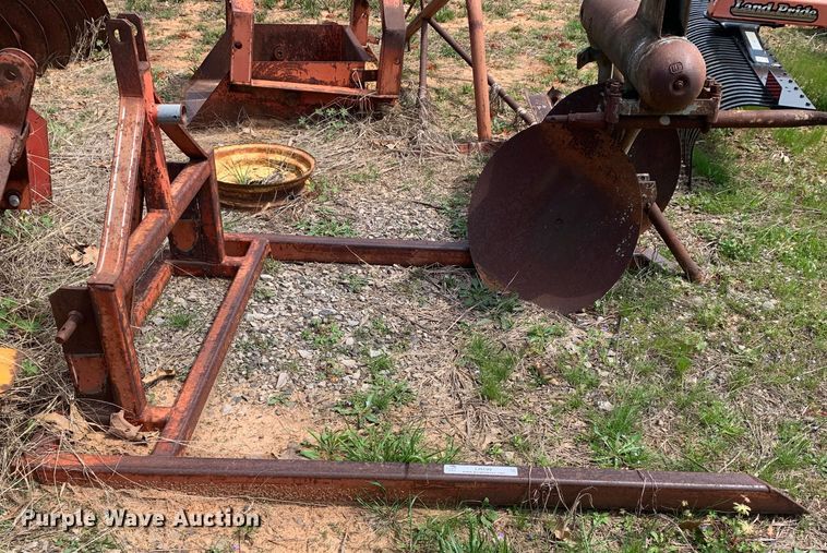 image for item LI9199 Southeast  4'9"L bale forks