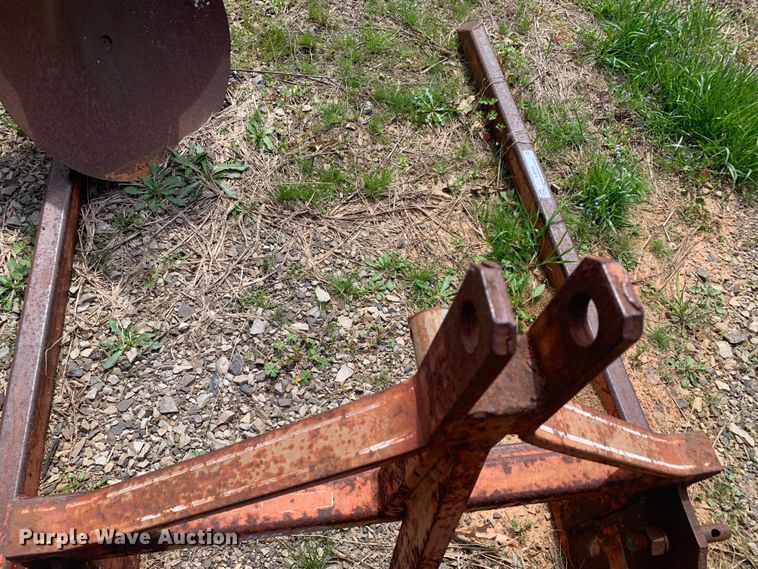 image for item LI9199 Southeast  4'9"L bale forks