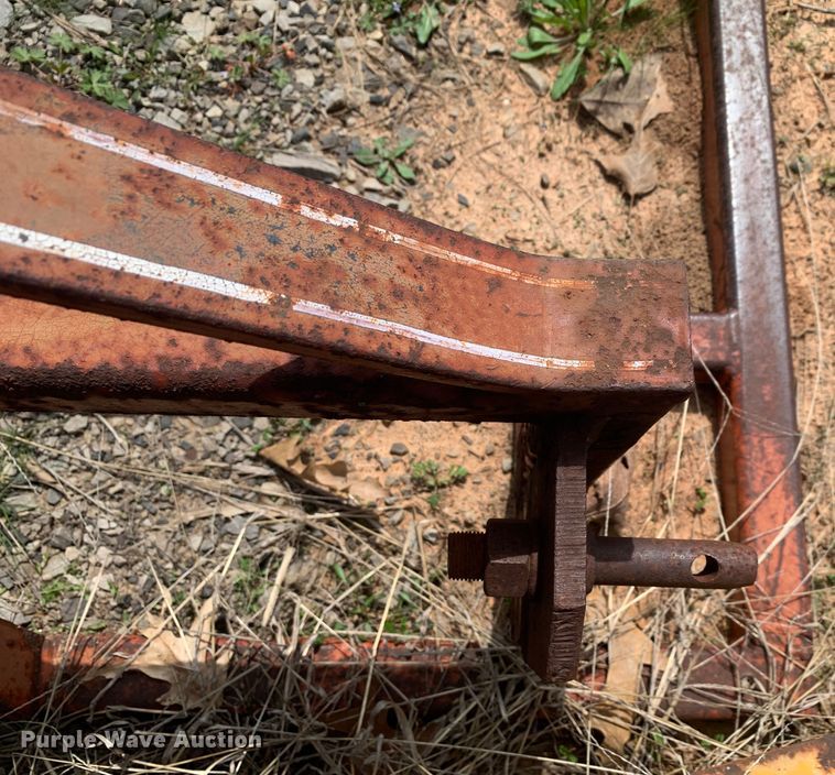 image for item LI9199 Southeast  4'9"L bale forks