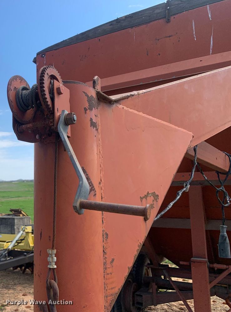 image for item LI9204 Hillsboro  gravity wagon