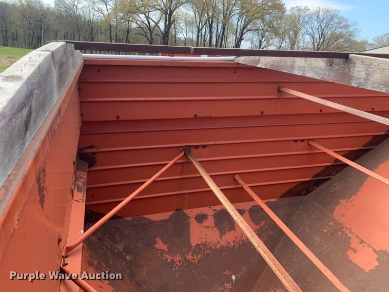 image for item LI9204 Hillsboro  gravity wagon