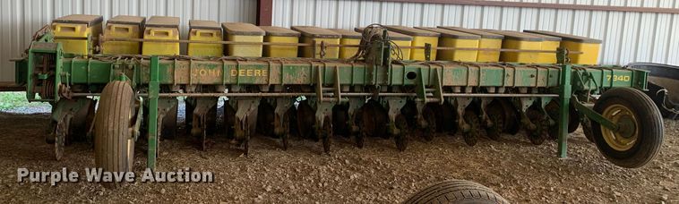 image for item LI9206 John Deere 7340 Max Emerge 2  planter
